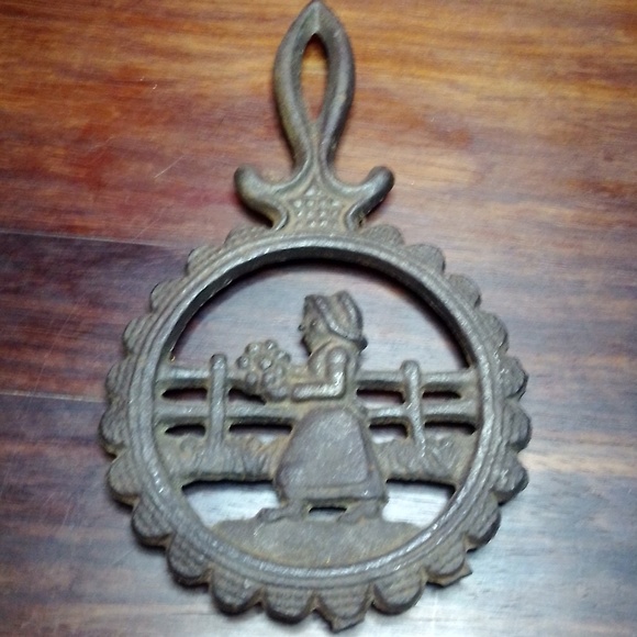 dutch Other - Antique trivet cast iron